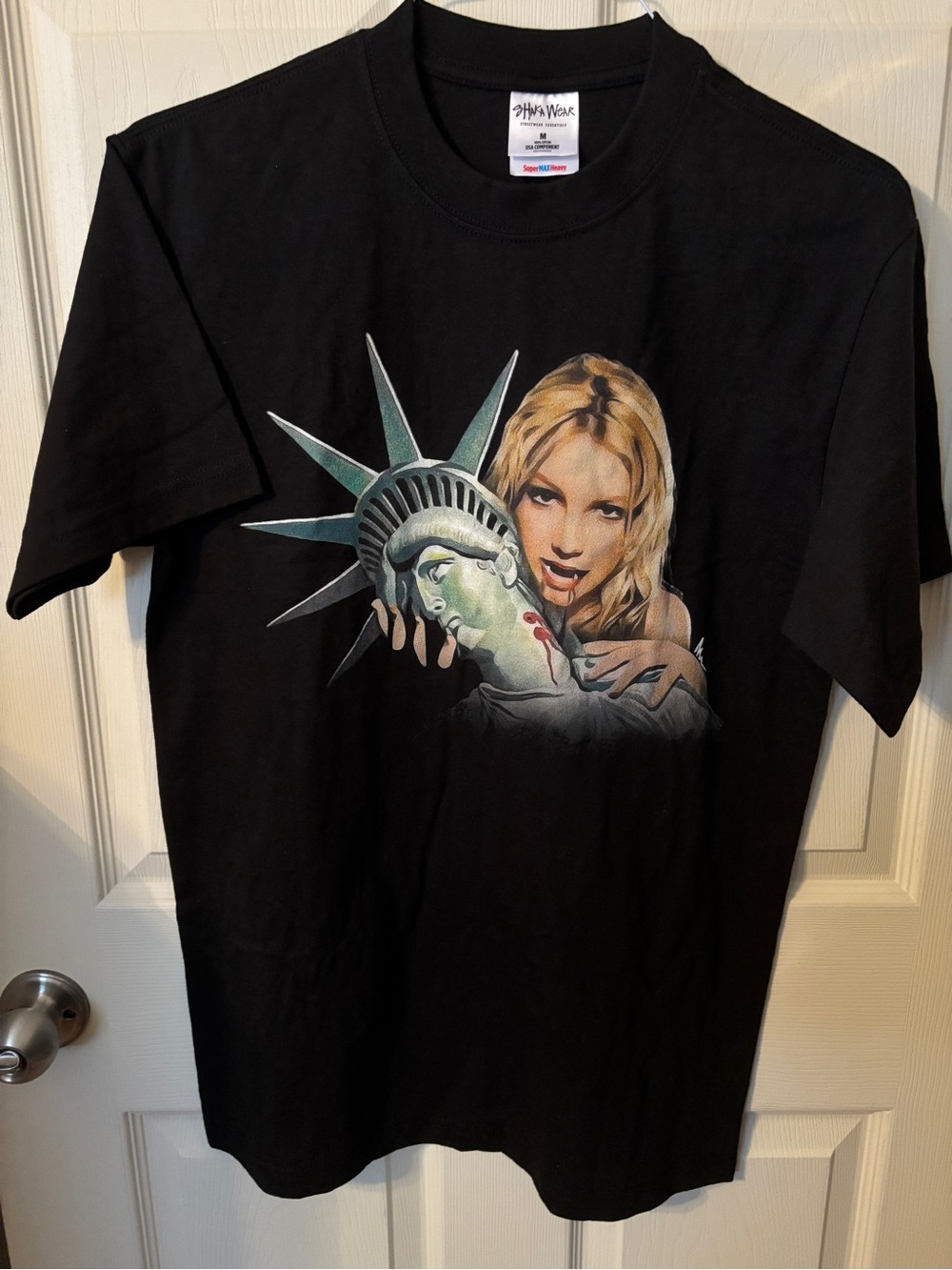 Shaka Wear Brittney Spears graphic T black super max heavy men’s M